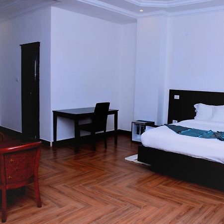Yellow Apple Hotel Addis Ababa Exterior foto